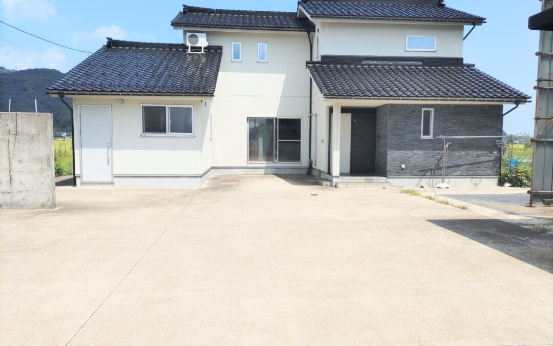 高岡市二上町　中古一戸建て